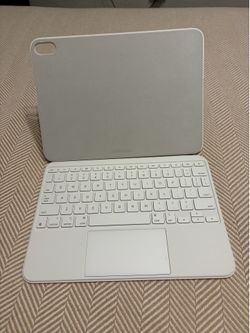 Apple Magic IPad Keyboard With Apple Pencil
