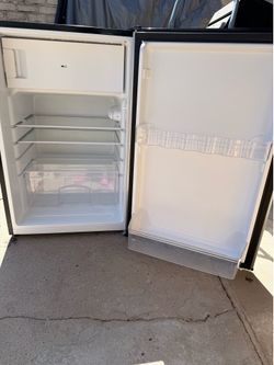 Mini fridge