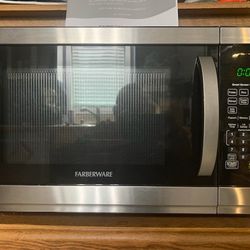 Fsrberware 1100watt Microwave 