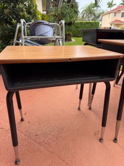 3 Student Desks