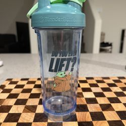 Baby Yoda Shaker Cup