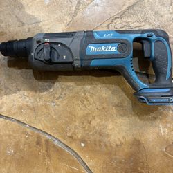 Makita 18V Hammer Drill