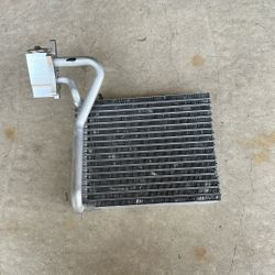 Volvo VNL Radiator
