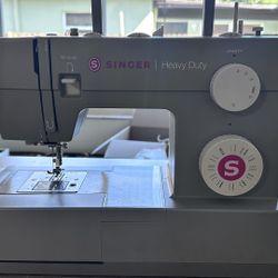 Singer Heavy Duty Sewing Machine 