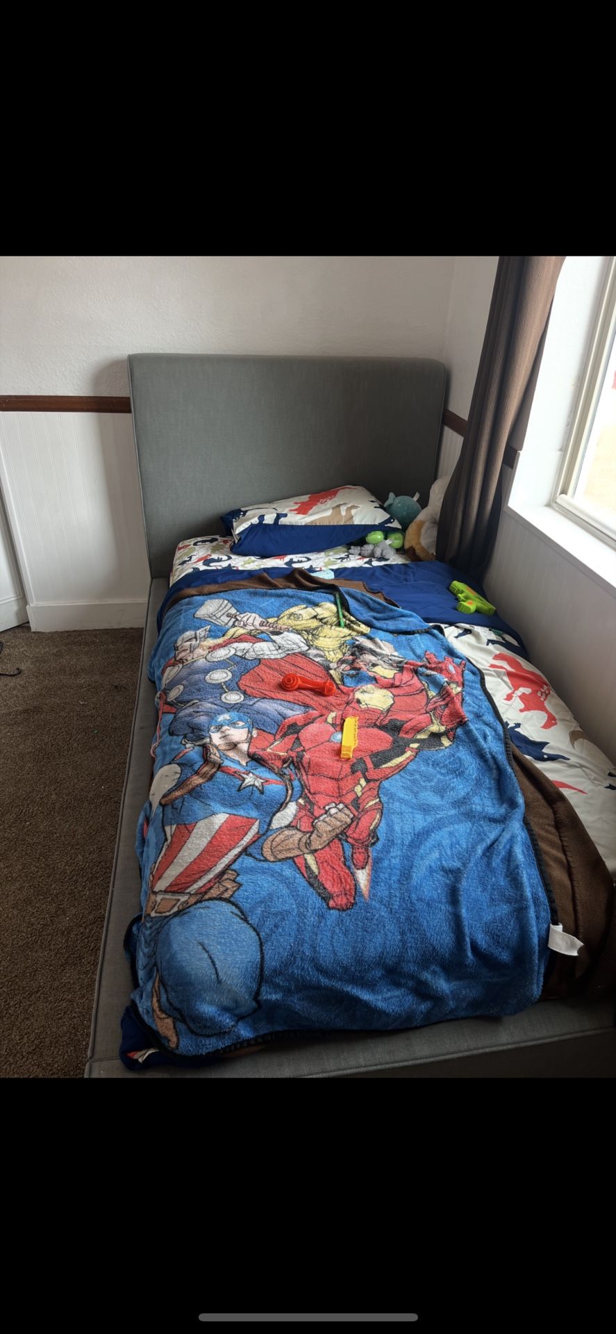 Bed frame twin size