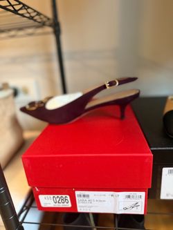 Women’s brand new Ferragamo 8.5 slingback
