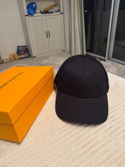 Brand new with box Authentic Louis Vuitton Monogram Mesh Baseball Cap Hat Black Size M