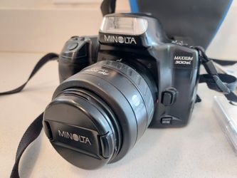 Minolta Maxxum 300si 35mm Film SLR Camera