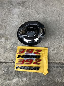 Emblems for a Dodge Challenger 2012 srt8 hemmi