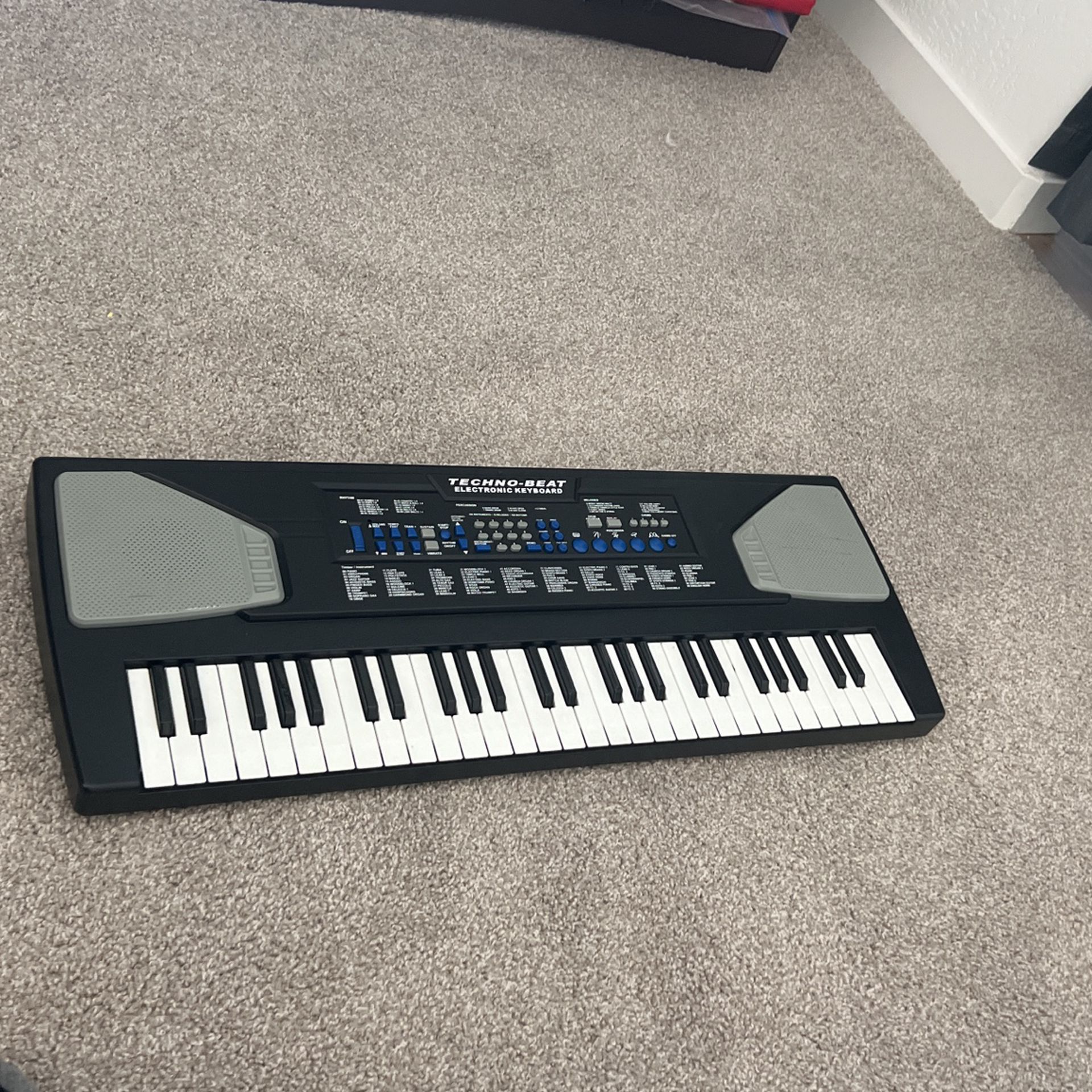 Electric Music Keyboard