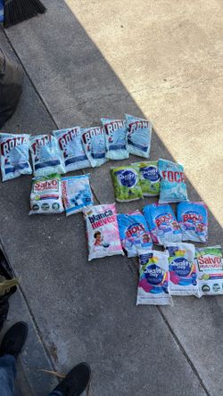18 bags laundry detergent / Bolsas de detergente para ropa