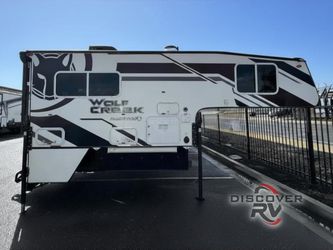 2023 Wolf Creek 890