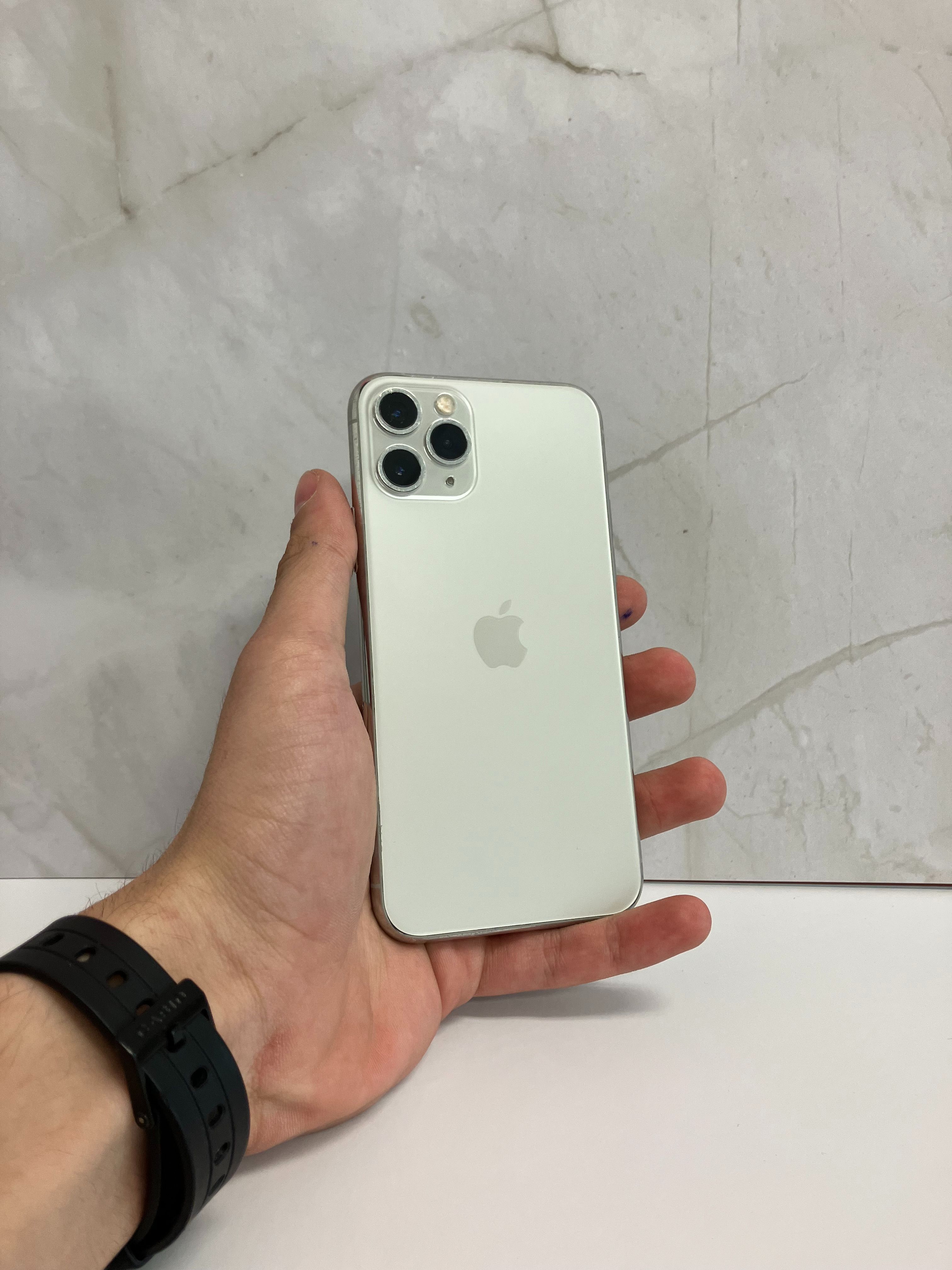 iPhone 11 Pro - AT&T/Cricket - 64GB - White