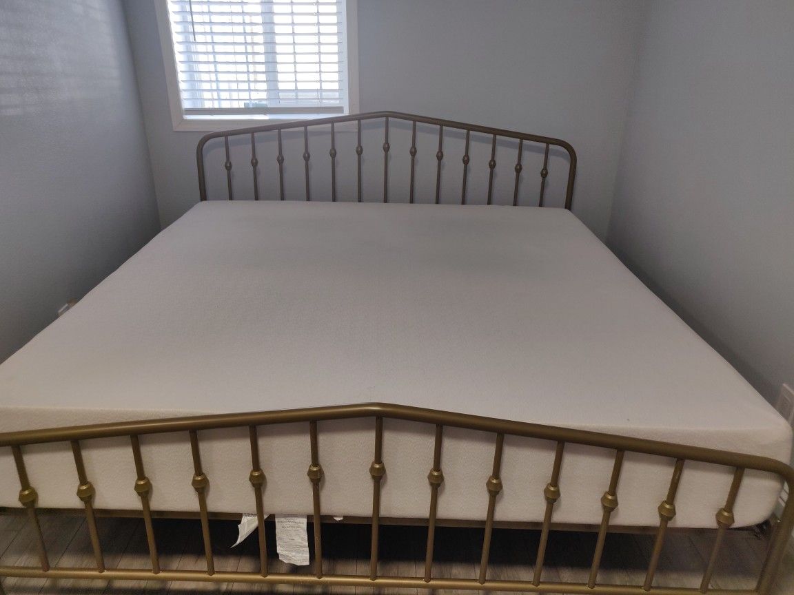 Bed and Bed Frame King Size for Sale in San Jose, CA OfferUp