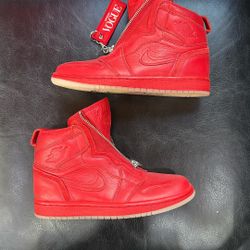 Nike Vogue Women’s Size 7