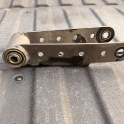 GMC Sierra Lowering Shackles 