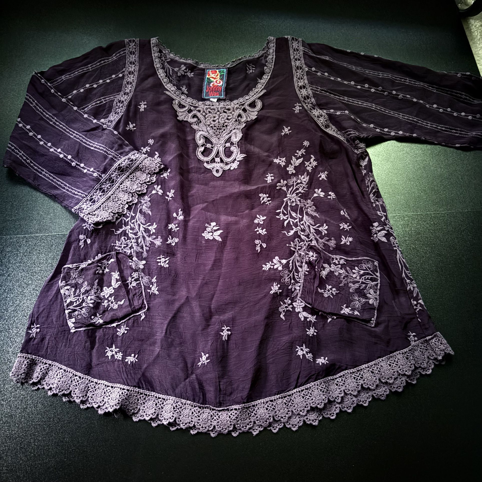 JOHNNY WAS dark purple embroidered eyelet tunic top Small boho summer flowy