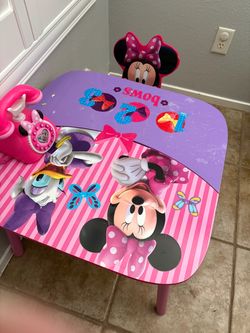 Kids Minnie table w/ 2 chairs
