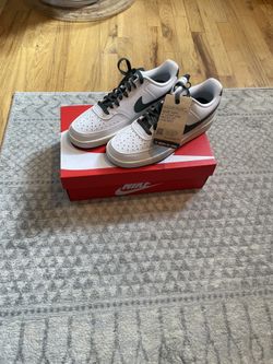 Nike Women's Low Court Vision Sports Sneakers Size 9.5