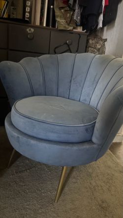 Vanity chair