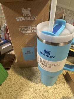 Stanley Cup 40oz Quencher H2.0 Flowstate Tumbler