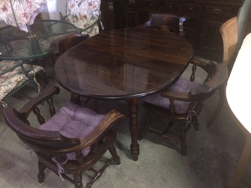 Bennington Pine Solid Dark Wood Dining Table w/ 6 Chairs, Leaf, & Cushions