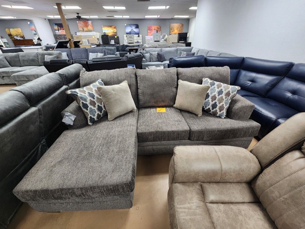 Sofa With Reversible Chaise . Black Friday Sale