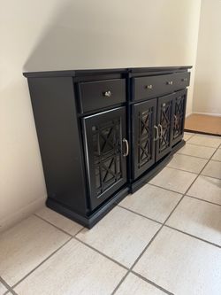 Buffet/ sideboard/ side table