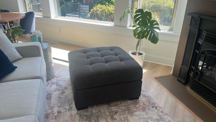 Ottoman Macy’s - Great/Like New Condition