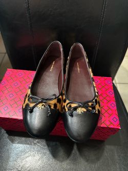 Tory Burch Cap-toe Women Ballet Flats With Bow Detailing - Classic Leopard Print