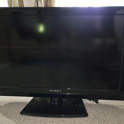 32 Inch Dynex TV w/ Remote