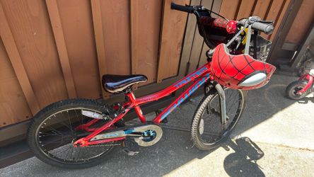 Schwinn twister boys bike with Spider-Man bell and helmet