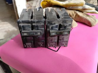 50 And 30 Amps Breaker SIEMENS