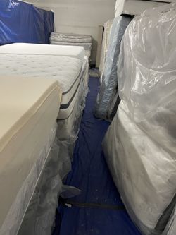 King And Queen Pillow Top And Memory Foam Styles