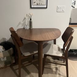 Table And Chairs 