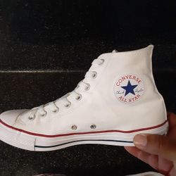 Converse mens 9 Like new 
