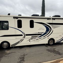 2022 Holiday Rambler Admiral 28A