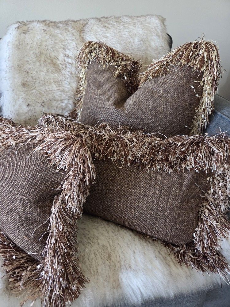 3) BEAUTIFUL LIKE NEW PILLOWS GREAT DEAL!