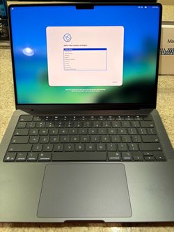 New open box Apple MacBook Pro 14” m5 max 36gb ram 2TB AppleCare plus