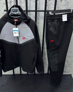 Nike tech