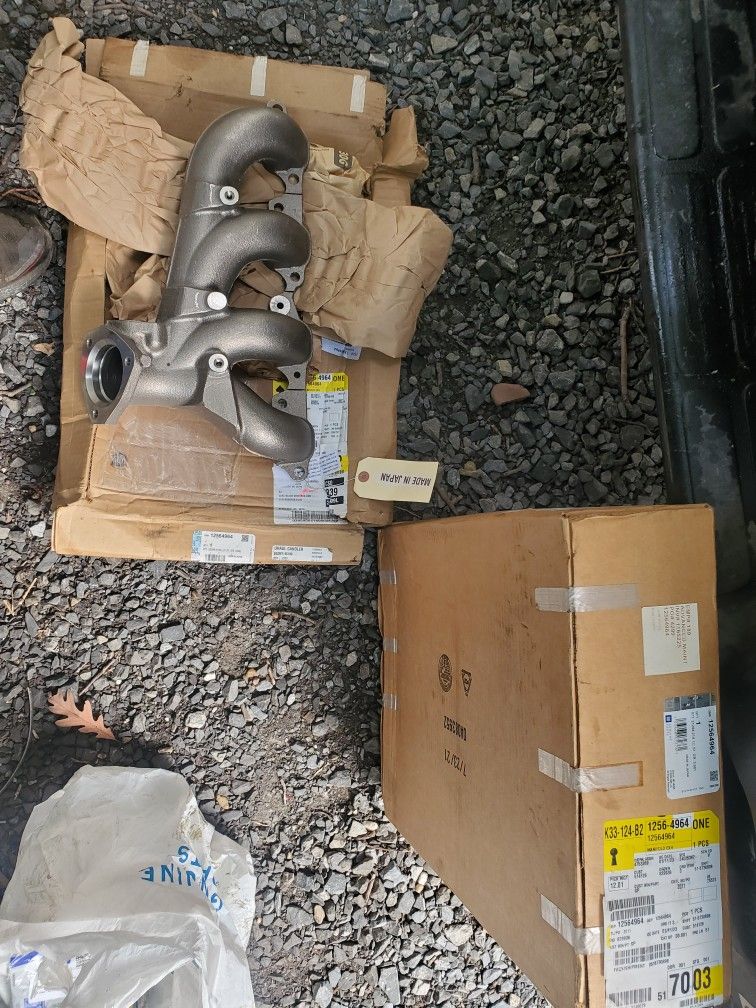 NEW OEM Exhaust Manifold CHEVY BOTH SIDE'S 