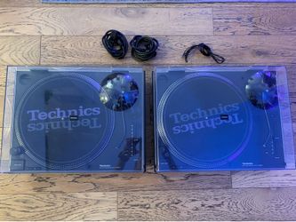 Technics SL-1200MK7 Direct-Drive Professional DJ Turntable Pair