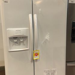 WHITE FRIGIDAIRE FRIDGE today LFSSTP ️🌟