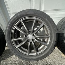 Land Rover Wheels w/ Tires