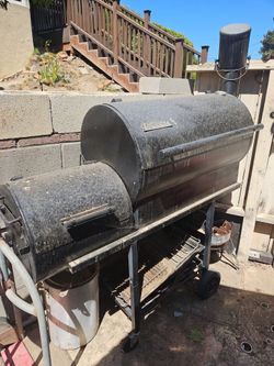 Nice heavy duty large smoker