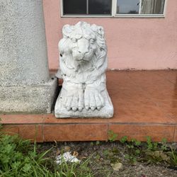 White Lion Statue 