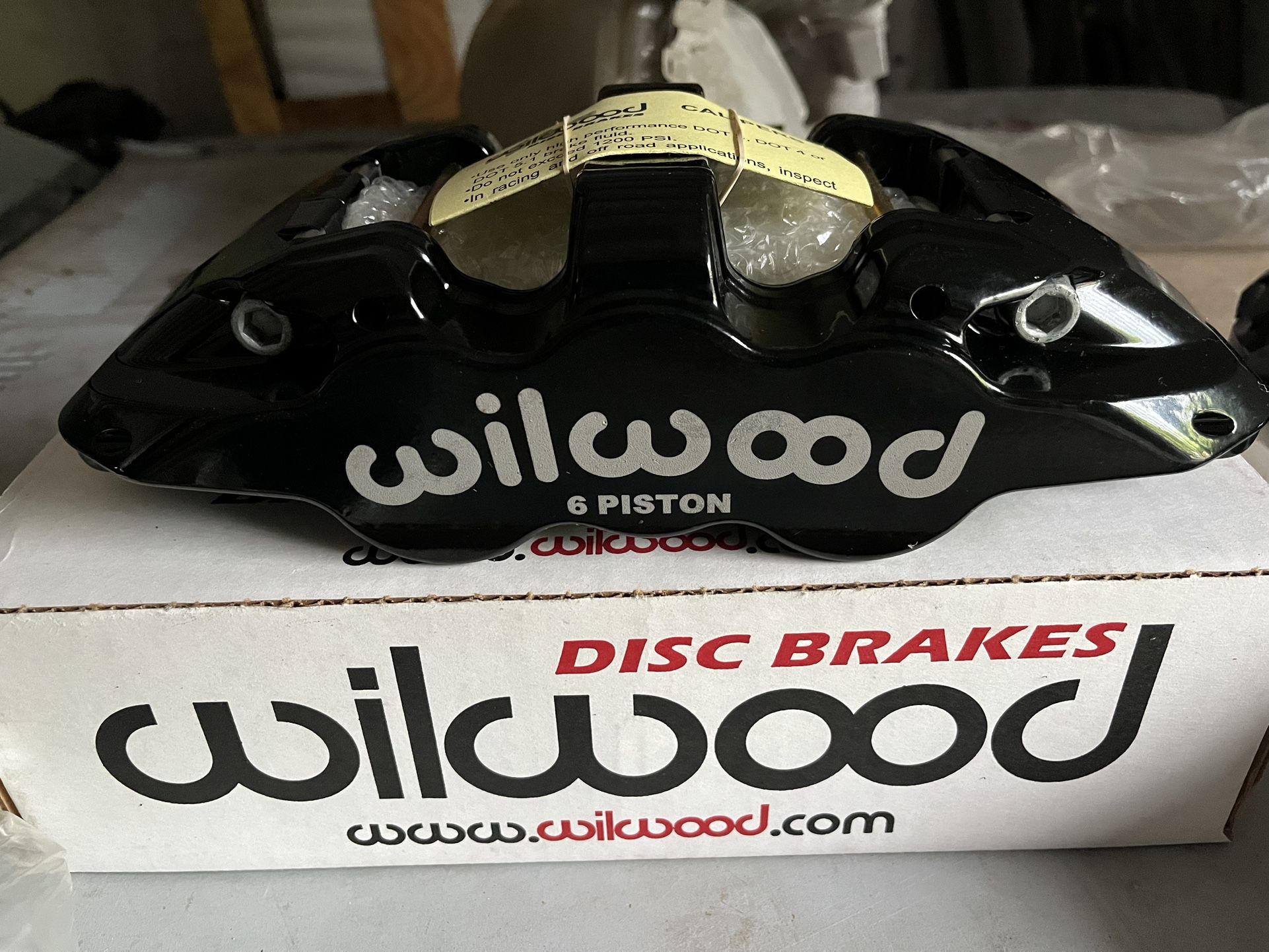 Wilwood Large Brake Kit With 6 Piston Calipers