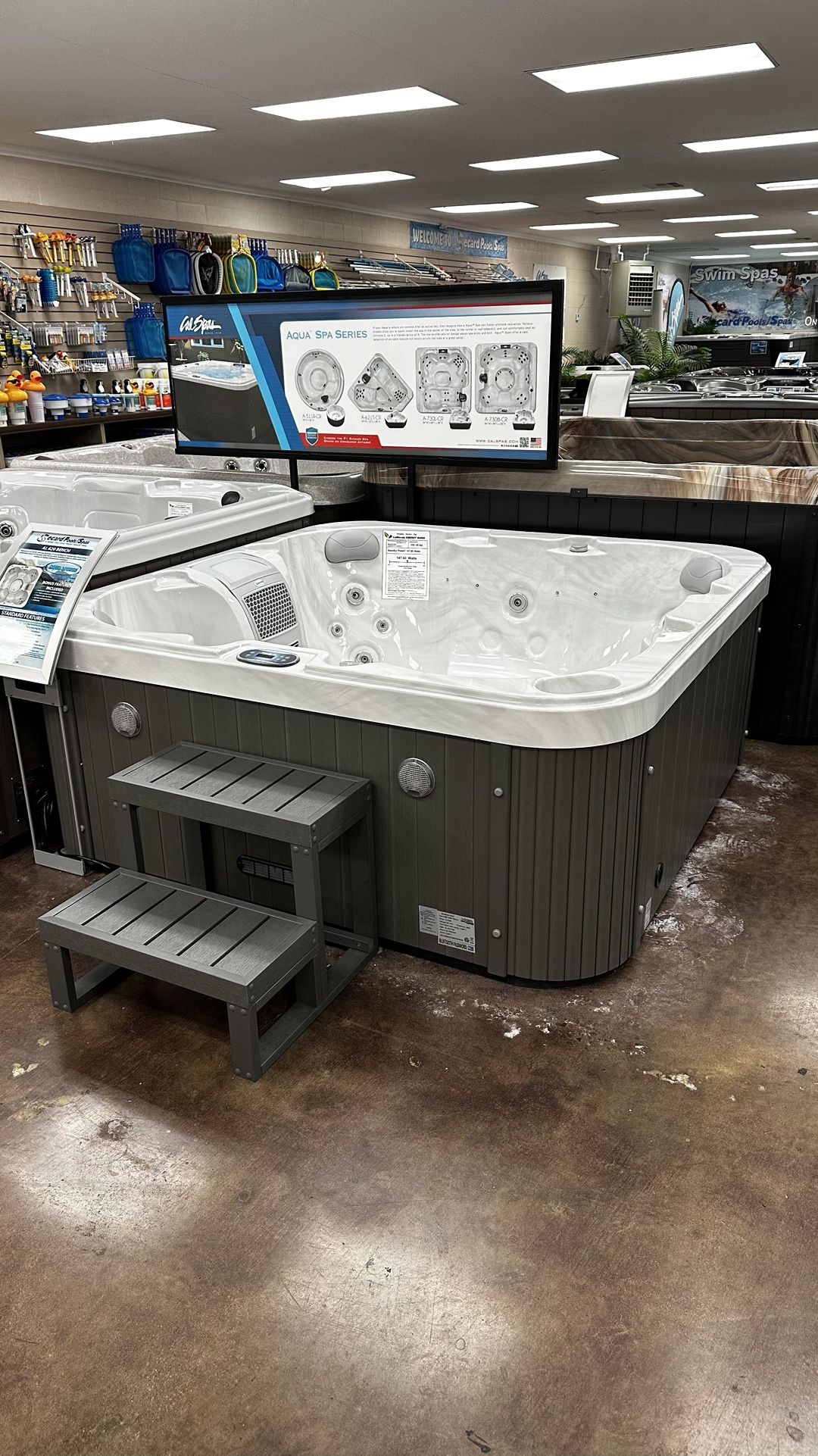 AQUALOUNGE 620 BENCH SPA W/ SPEAKERS