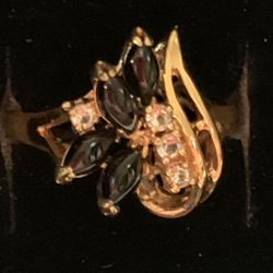 14KT GE With Onyx And Rhinstone Ring