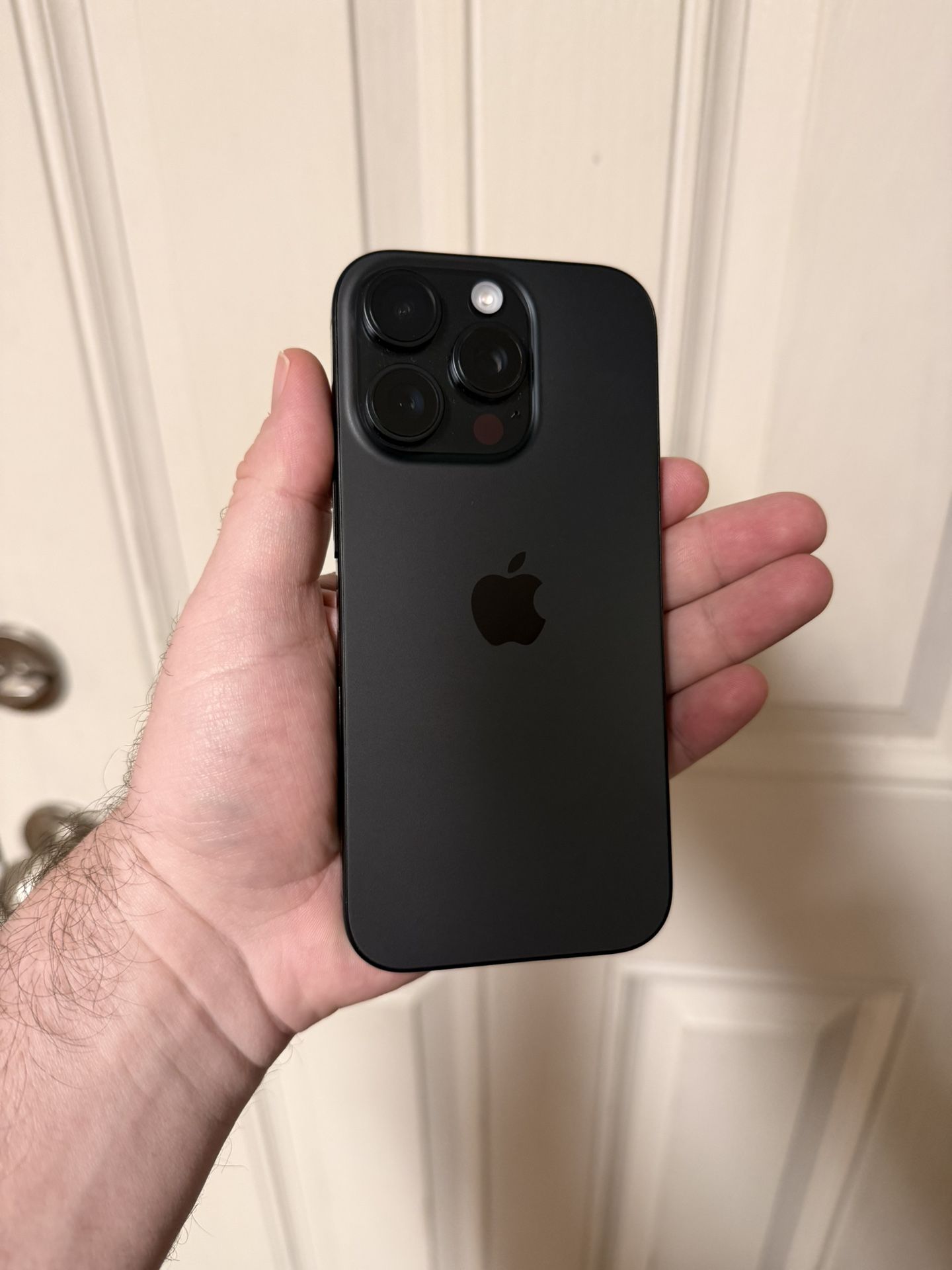 Iphone 16 Pro 128gb AT&T Cricket